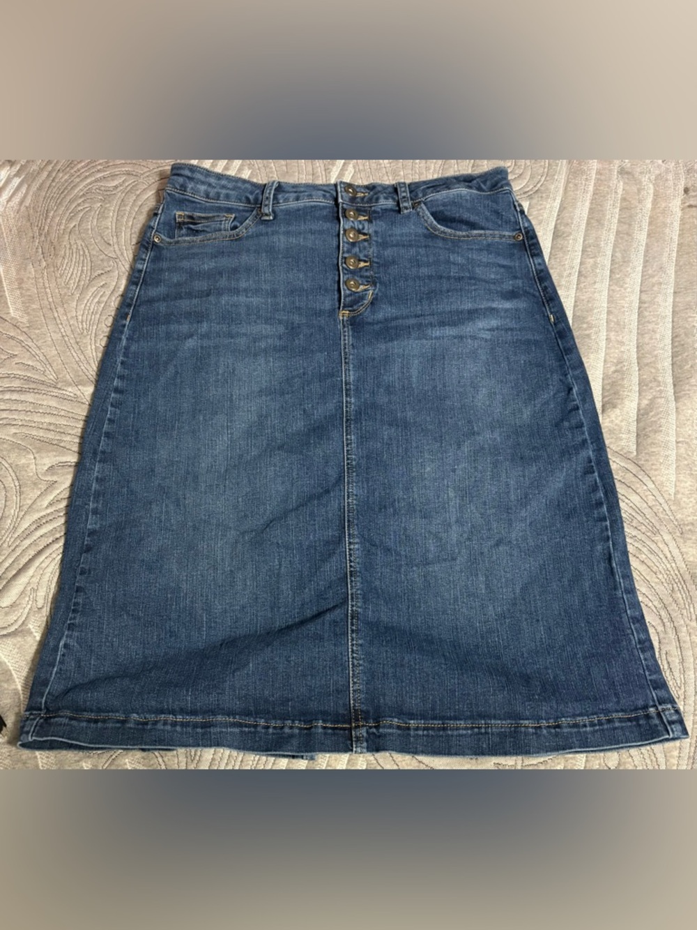 Denim Button-Front Midi Skirt in Dark Blue